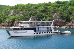 BOAT2.jpg-nggid03512-ngg0dyn-240x160x100-00f0w010c011r110f110r010t010